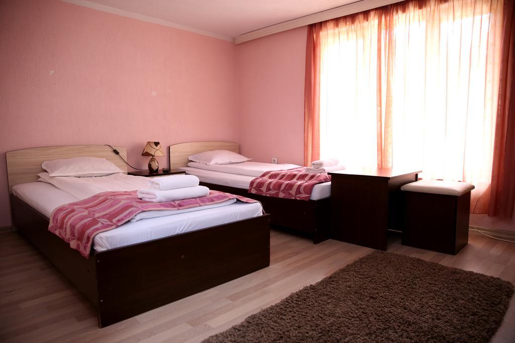 St.st. Constantine And Helena Guest house 2*