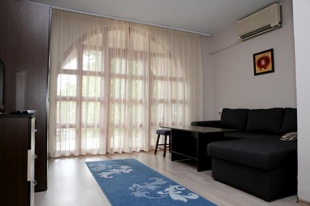 St.st. Constantine And Helena Guest house